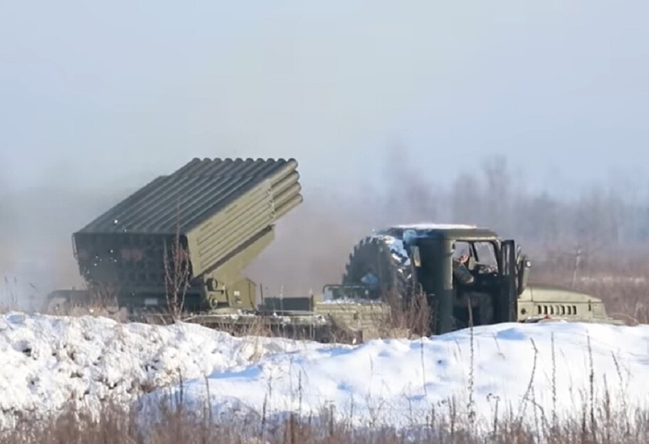 Украинская артиллерия в силе: ВСУ провели учения, используя «Грады» - фото 1