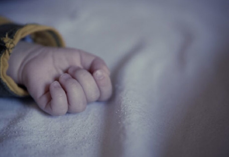 Тримала тіло дитини в пакеті пів року - у Харківській області матір підозрюють у вбивстві немовляти - фото 1