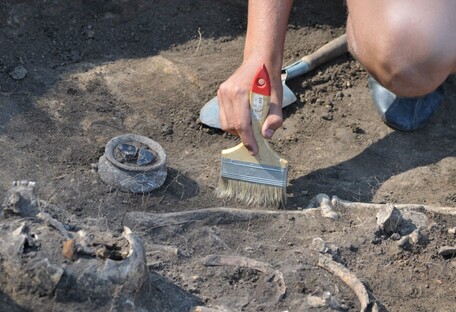 Нашли странный алтарь: в Луганской области раскопали древний курган