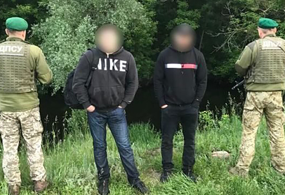 Двое россиян незаконно пересекли границу Украины, чтобы попасть в Одессу - видео - фото 1