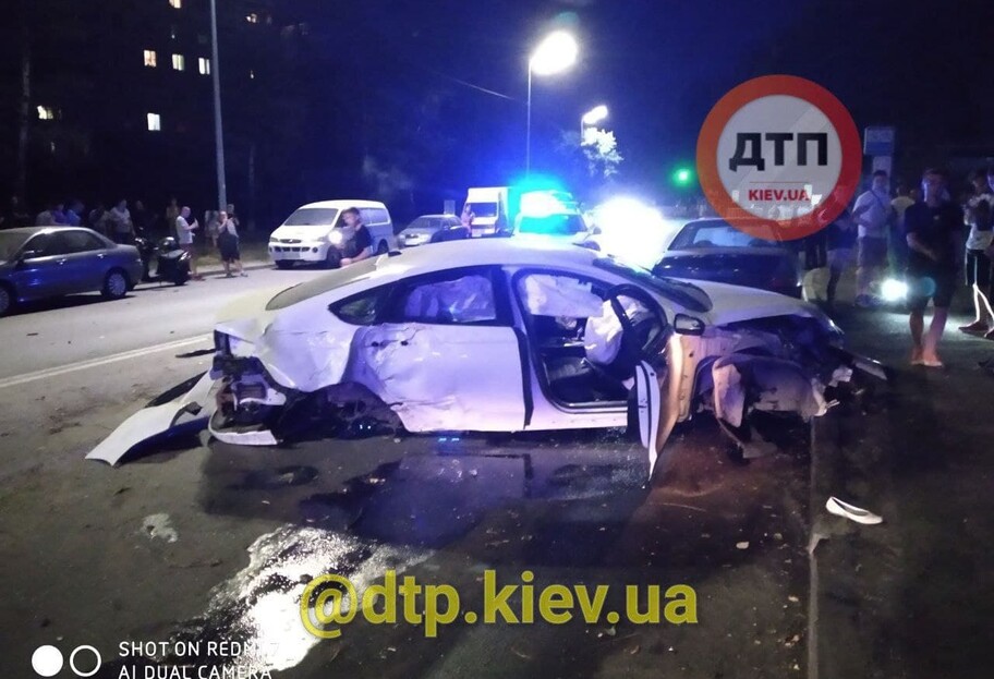 Смертельное ДТП в Киеве - умерла 20-летняя девушка, которую оставил на дороге пьяный муж - фото - фото 1