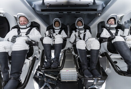 Первый гражданский экипаж в космос запустят 15 сентября: фото экипажа