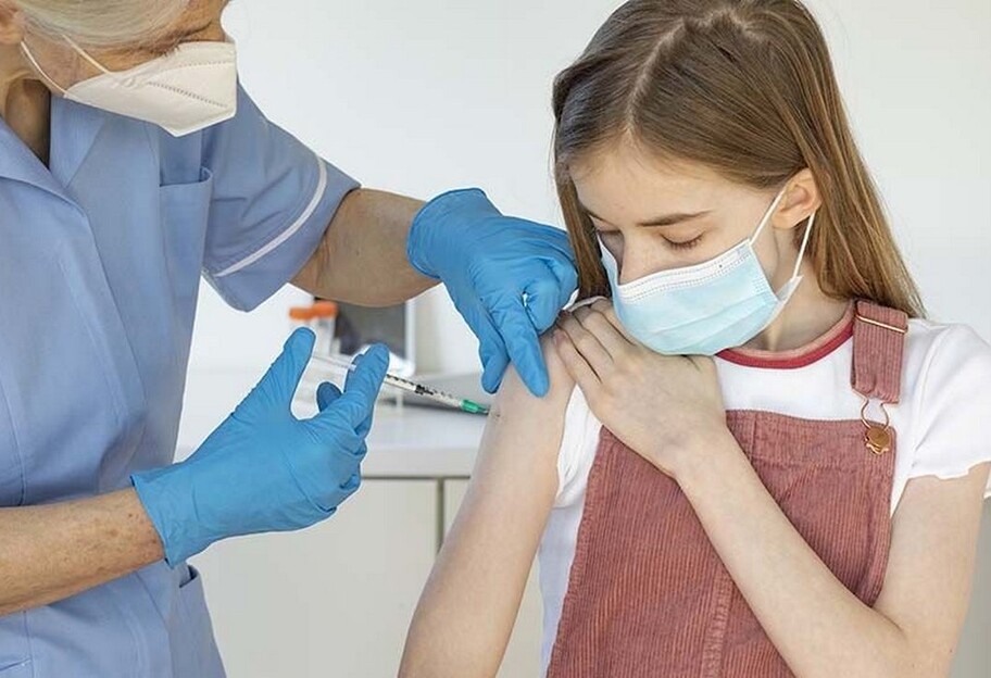 Тысяча за вакцинацию для подростков – в Кабмине рассказали, что смогут купить дети - фото 1