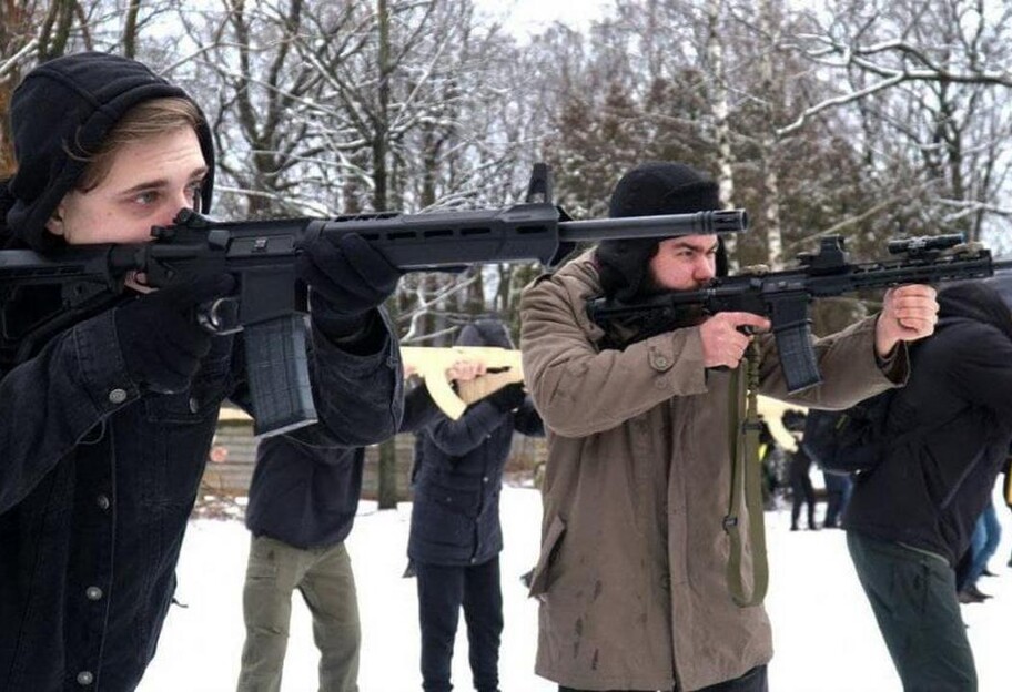 Война с Россией - украинцам разрешили стрелять в оккупантов  - фото 1