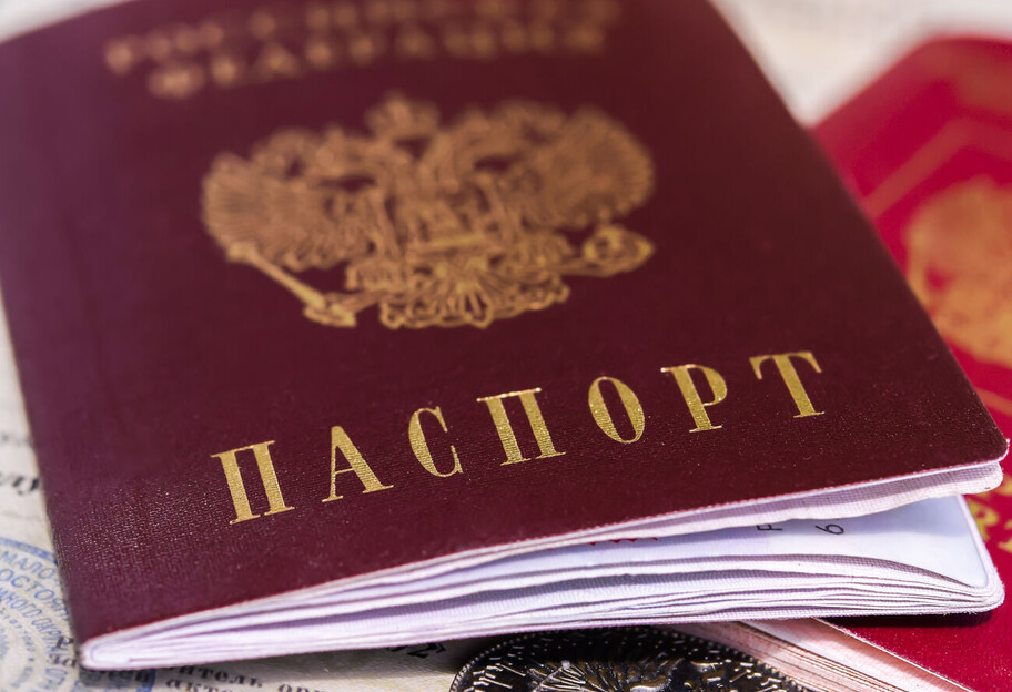 Паспортизация в Мелитополе - 11 июня украинцам раздали паспорта РФ - фото 1