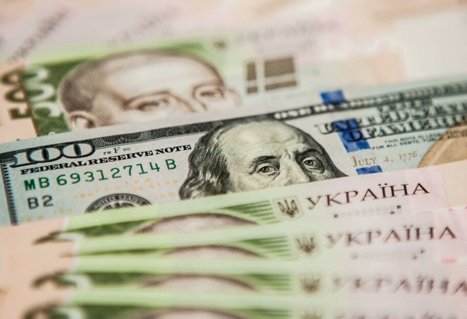 Курс валют в Украине 19 сентября - гривна ослабла на 10 копеек и к доллару, и к евро - фото 1