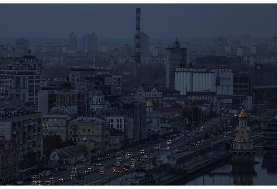 Відключення світла в Україні – кількість ДТП за участю пішоходів збільшилась на чверть, відео - фото 1