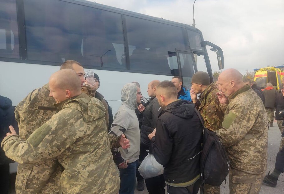 Обмен пленными 29 октября - освобождены 52 украинца - фото 1
