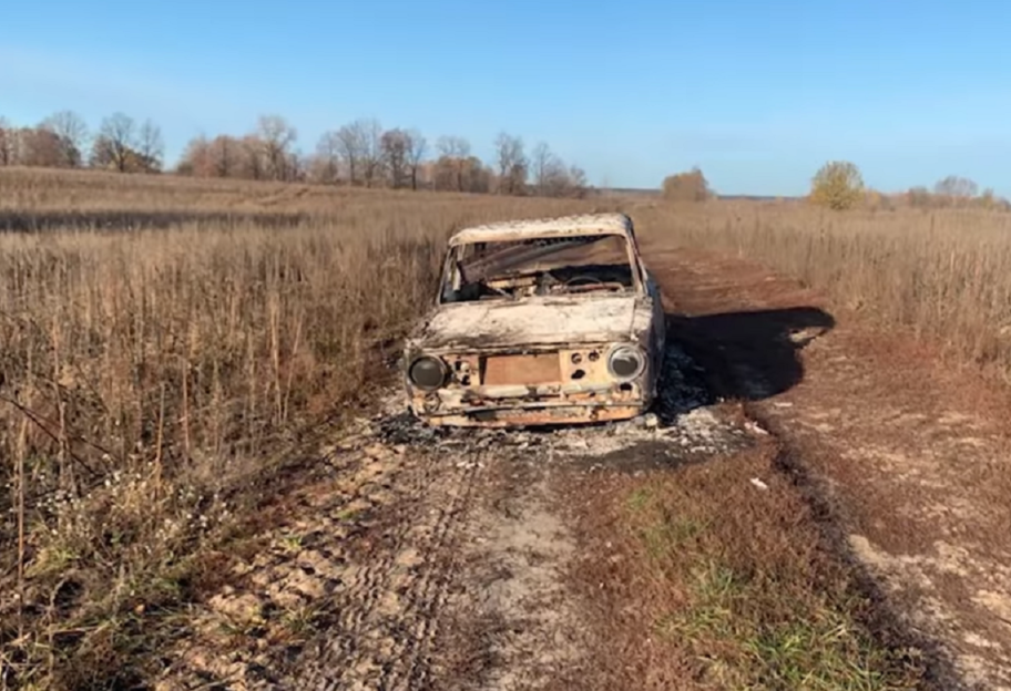 ДТП у Київській області - у Рудні чоловік збив велосипедиста та спалив свою машину - фото 1