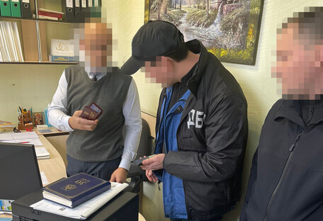 ДБР упіймало на хабарі прокурора Запорізької окружної прокуратури (фото)