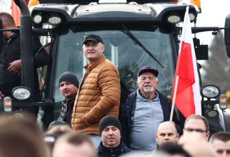 Польські фермери відновили рух вантажівок на одному з раніше заблокованих КПП 