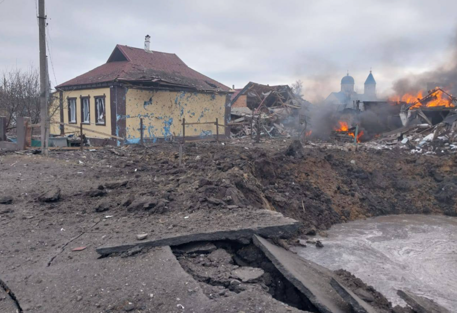 Росіяни вдарили по Дергачах КАБами - постраждали двоє дітей, повідомила ОВА  - фото 1