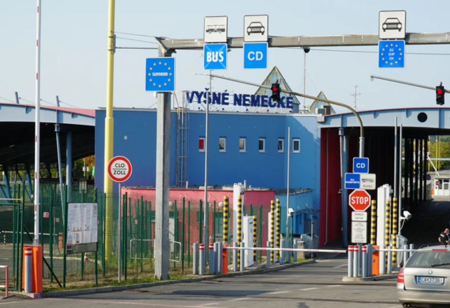 Словакия открыла КПП Вишнее Немецкое - Ужгород для проезда грузовиков - фото 1