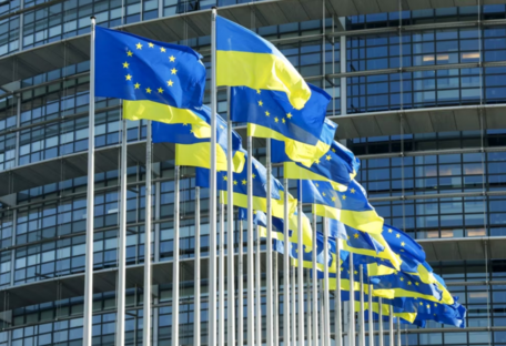 Совет ЕС окончательно одобрил регулярные платежи для Украины на 50 млрд евро