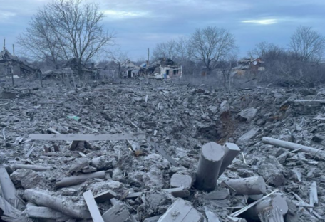 Росіяни вдарили по житловому району в Херсоні: є загиблий і поранені 