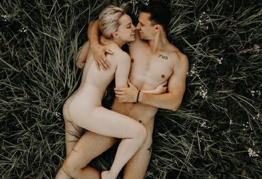 Светская жизнь - Топлес в поле: Тарас Цимбалюк и его «голая» фотосессия с невестой - фото - фото 1
