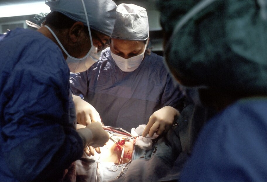 Операция по пересадке - впервые в Украине ребенку пересадили почку от умершего мужчины - фото 1