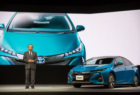 В Японии представили Toyota Prius Phv нового ноколения