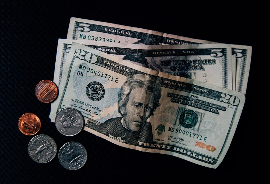 Курс валют від НБУ на 16.01.2021 - долар подешевшав, євро подорожчав - фото 1