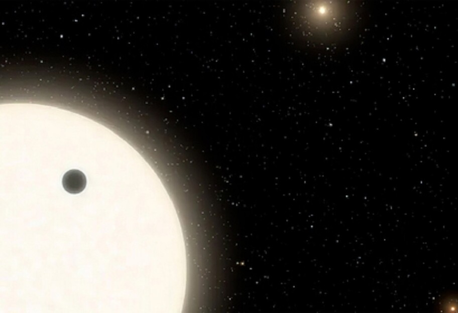 Відкриття астрономів - унікальна планета з трьома зірками, що про неї відомо - фото 1