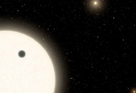 Планета с тремя звездами в созвездии Лебедя - открытие астрономов
