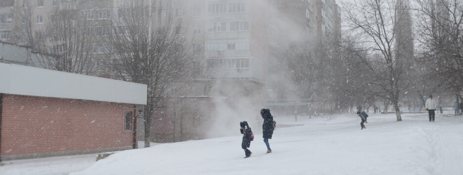 Україну накриє сніговий циклон з Європи, від ураганів вже постраждала Польща