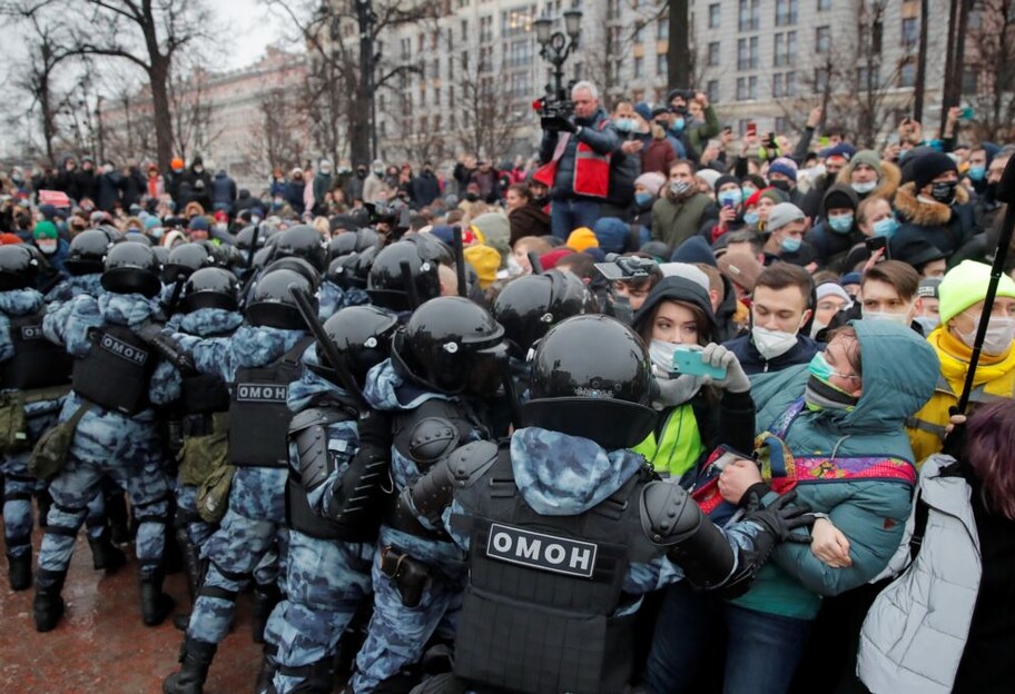 Протесты в РФ в поддержку Навального - В России задержали пять тысяч  участников акций протеста - Алексей Навальный  - фото 1