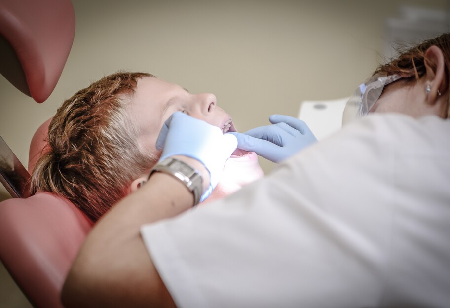 Деякі послуги стоматолога будуть безкоштовними - подробиці - фото 1