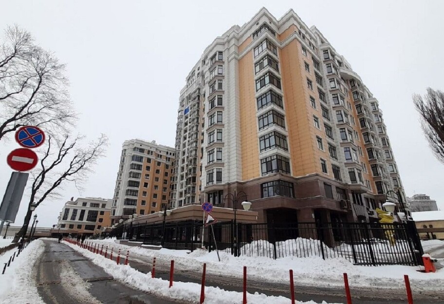 Сніг у Києві добре чистять біля будинку Зеленського - фото - фото 1