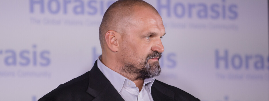 Найсильніший українець Василь Вірастюк йде в народні депутати