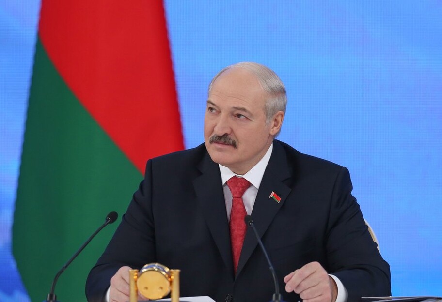 Лукашенко раскритиковал айфон – видео и реакция соцсетей - фото 1
