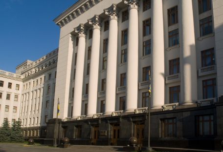 АП засекретила данные о посетителях Порошенко - СМИ