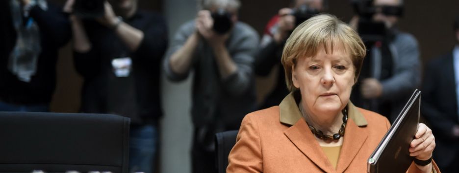 Партия Меркель нервничает из-за соперника