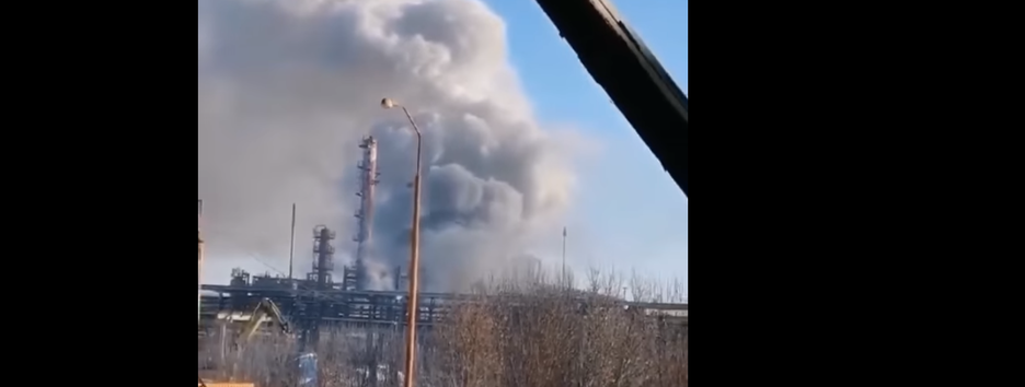 НП на заводі: під Івано-Франківськом стався викид хімікатів, є постраждалий (відео)