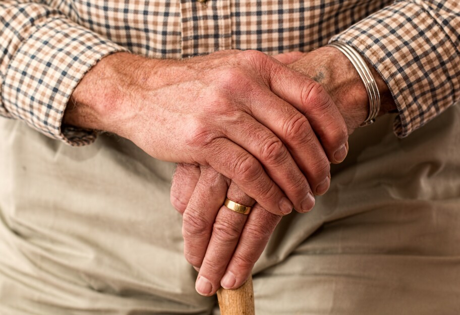 Пенсия в Украине – старикам старше 75 лет перенесли выплату компенсаций - фото 1