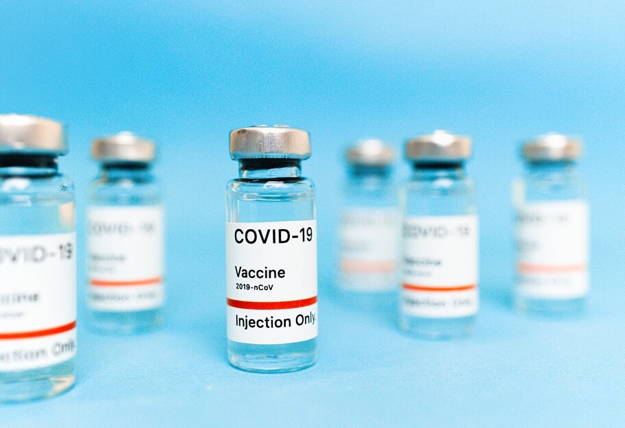 Вакцина CoviShield - первую прививку от коронавируса сделали в Черкассах - фото - фото 1