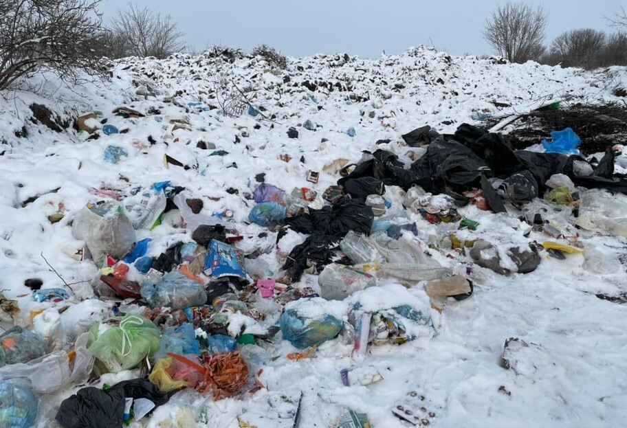  На Київщині виявили масштабне захоронення небезпечних відходів - фото - фото 1
