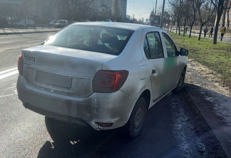  В Киеве таксист сбил маму с коляской - фото  - фото 1