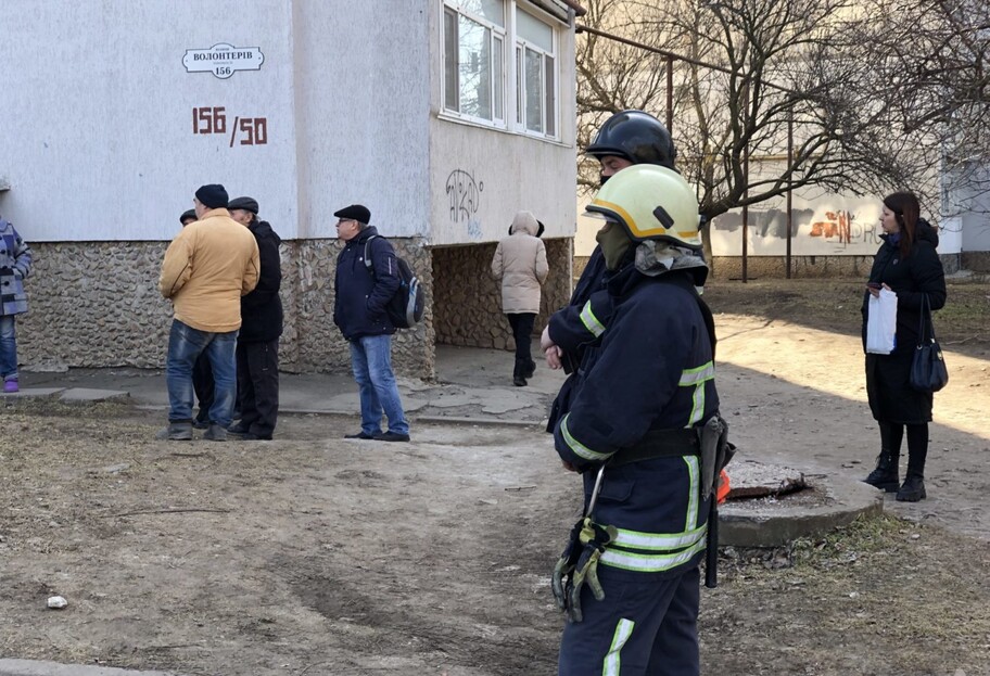 В Бердянске в квартире взорвалась граната, есть погибшие - фото - фото 1
