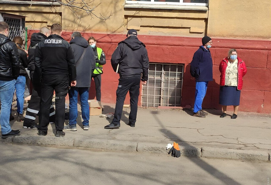 В Одесі біля школи виявили мішок з людськими останками - фото - фото 1