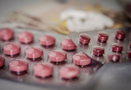 У Чернігові госпіталізували дев'ятикласницю з отруєнням таблетками