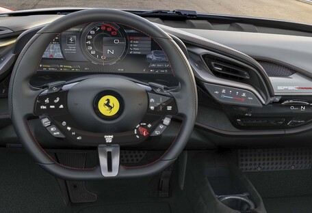 Первый в Восточной Европе: в Киев привезли Ferrari за полмиллиона долларов (фото)