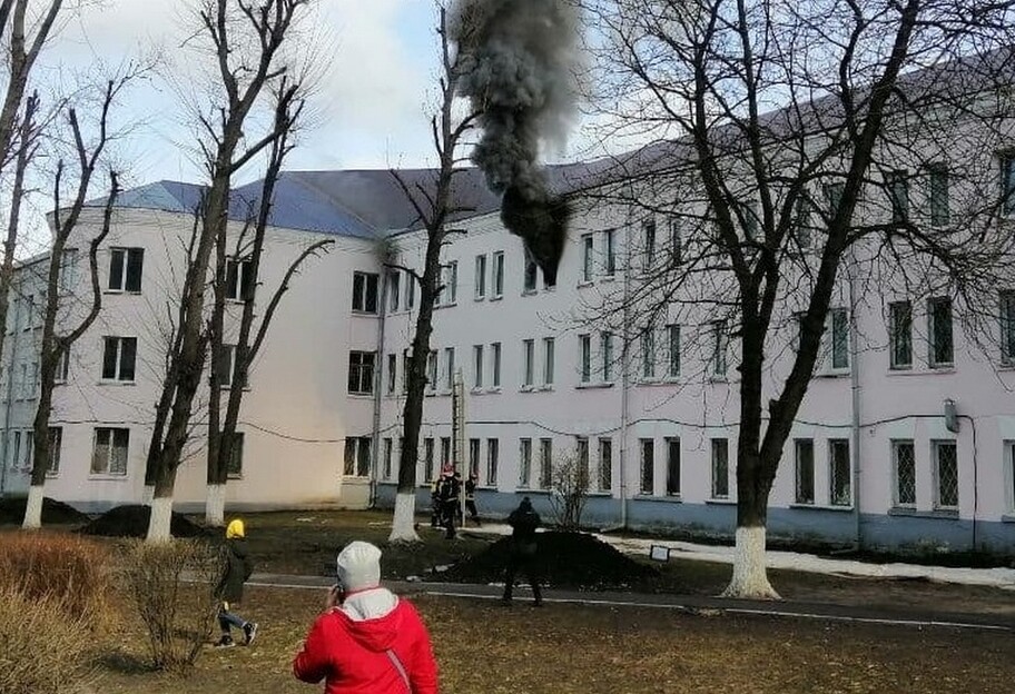 В Соломенском районе Киева горело общежитие – видео - фото 1