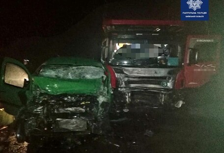 Автомобиль смяло вдребезги: в Киевской области произошло смертельное ДТП (фото)