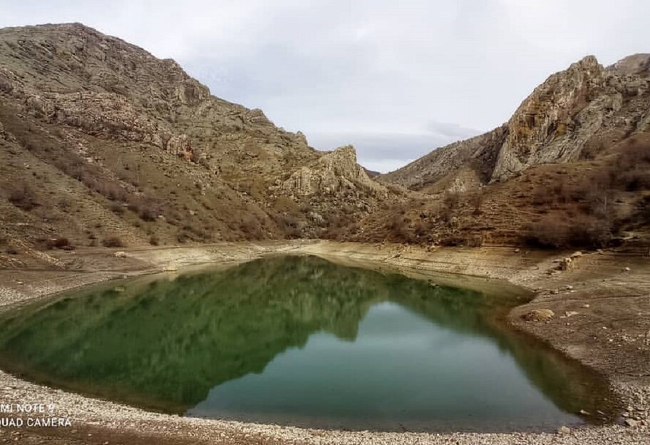 Озеро Панагия возле Алушты в Крыму почти высохло - осталась разве небольшая лужа - фото, видео - фото 1