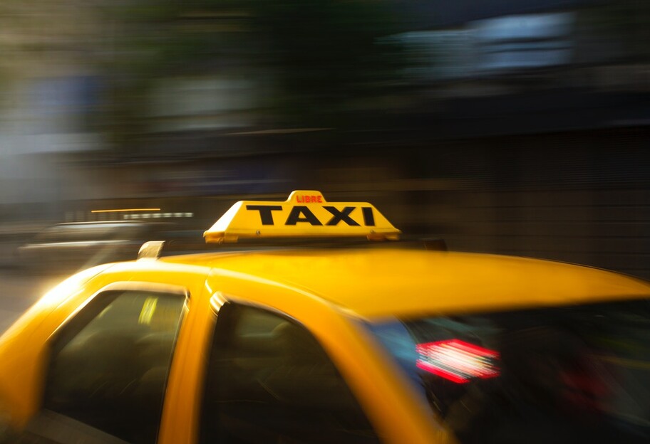 В Киеве задержан неадекватный водитель такси - видео - фото 1