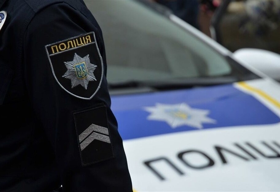 Погоня в Киеве - полиция разбила Peugeot, беглецы скрылись - видео - фото 1