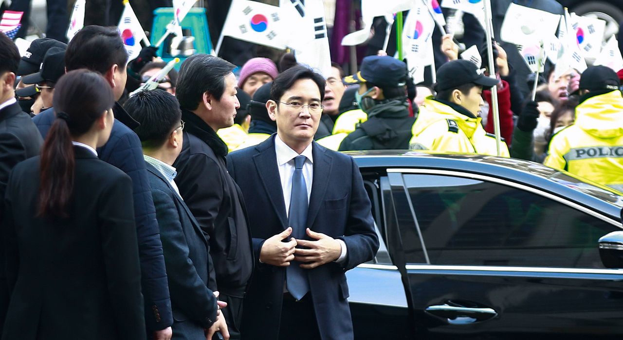 Вице-президент Samsung задержан за коррупцию