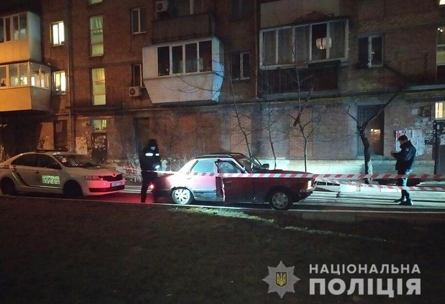 У Києві чоловік викрав авто, погрожуючи пістолетом - фото - фото 1
