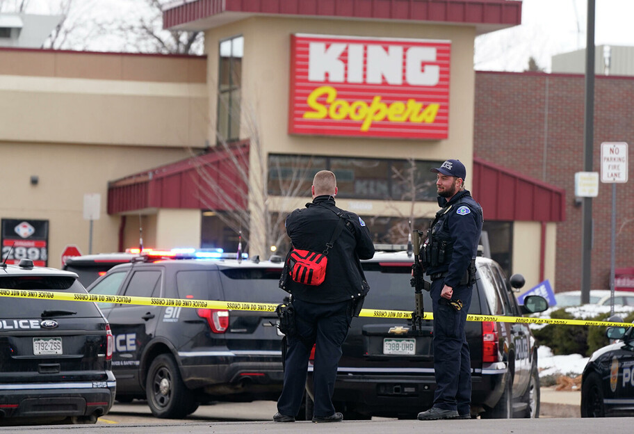 Стрельба в США - мужчина застрелил в супермаркете 10 человек – видео - фото 1